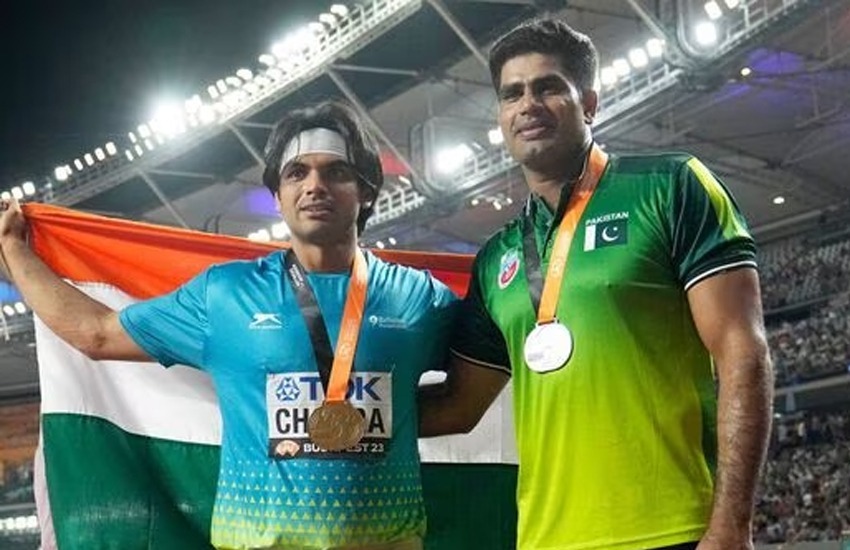 Magnificent ‘Pure Gold’ Neeraj Chopra Invites Rival Arshad Nadeem for Photo After Winning Gold
