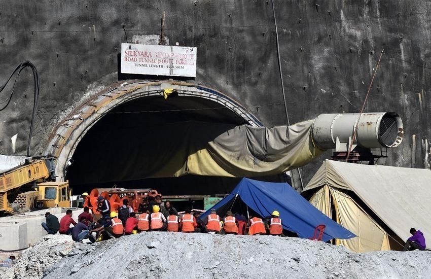 Uttarkashi Tunnel Collapse: Rescuers Consider Vertical, Manual Drilling to Save Trapped Workers